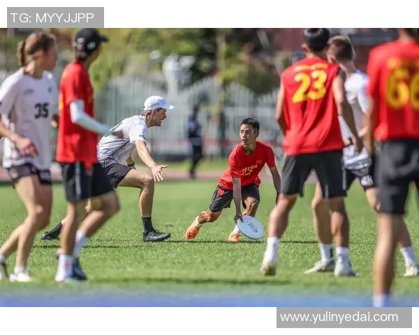 西安飞盘队引领热潮探索飞盘运动的节奏与变革之路 西安飞盘队引领热潮探索飞盘运动的节奏与变革之路